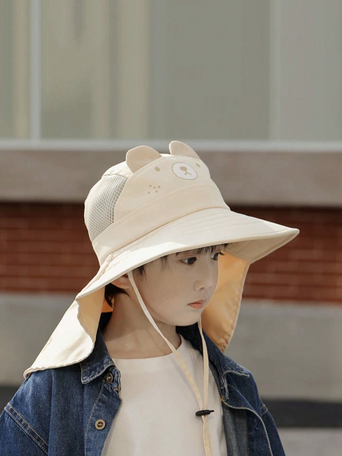 Kids Outdoor Hat - หมวกบักเก็ตลายการ์ตูนหมีสำหรับเด็ก 1 ชิ้น พร้อมผ้าคลุมกันแดด สายรัดปรับได้ และนกหวีดแบบสุ่ม