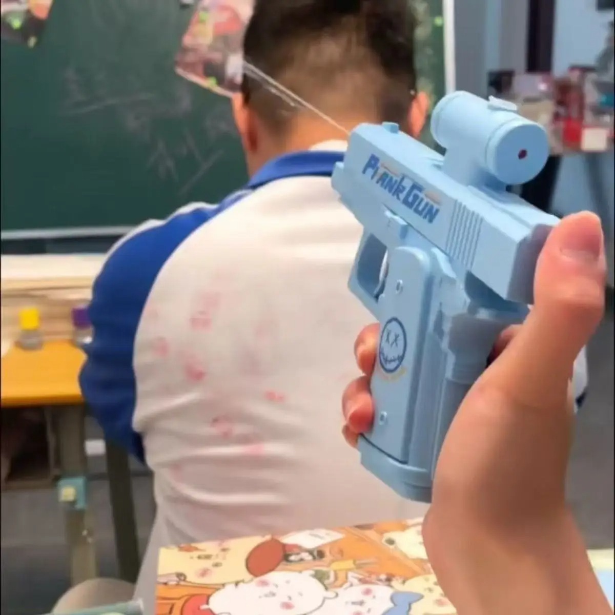 ปืนฉีดน้ำสองด้านแบบตลก - ของเล - Water Gun Soaker บทวิจารณ์และราคา